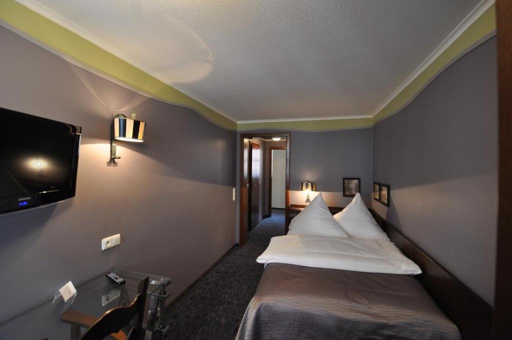 Hotel Schmuckkaestchen Miltenberg Kamer foto